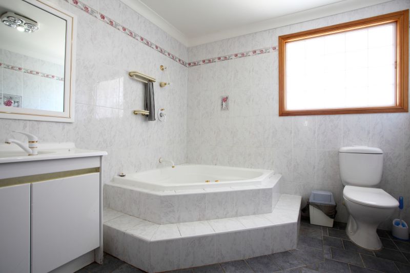 Cost of Bathtub Installation in Hutchinson, KS
